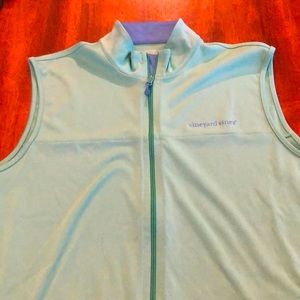 Vineyard Vines Vest. Large